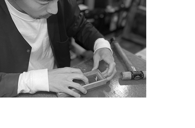 すべての素材をデザイナー田中の手で