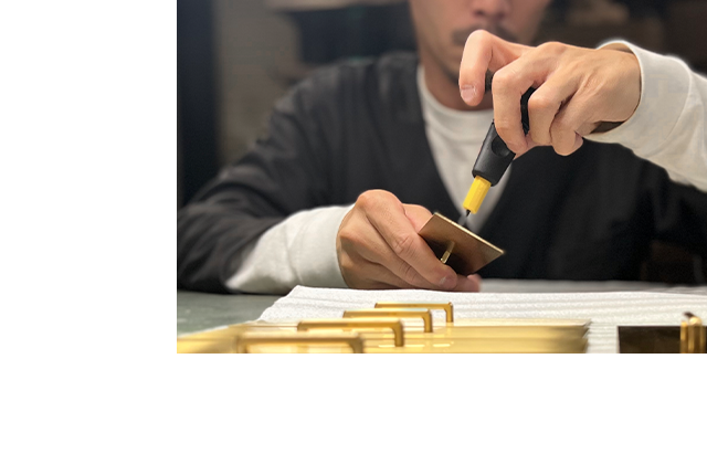 最後に一つ一つ、丁寧に組み立て